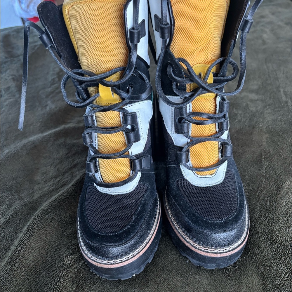 Steve Madden Black Leather Sneakers